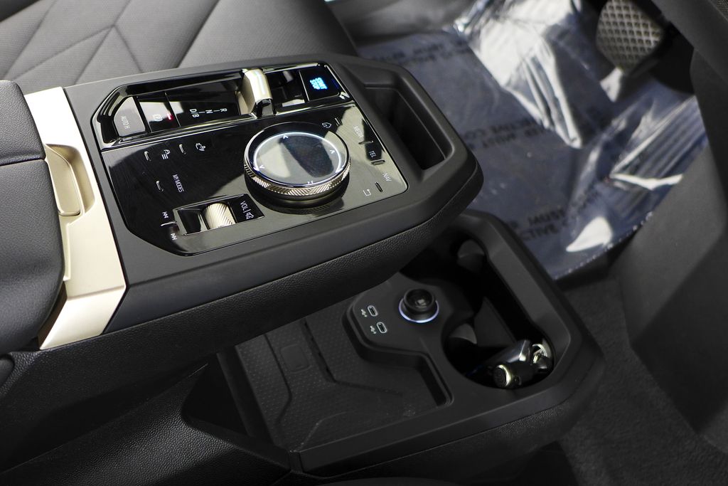2024 BMW iX xDrive50 14
