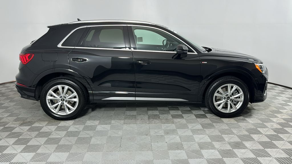 2022 Audi Q3 Premium 6