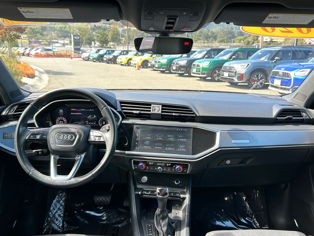 Thumbnail: 2020 Audi Q3 - 32
