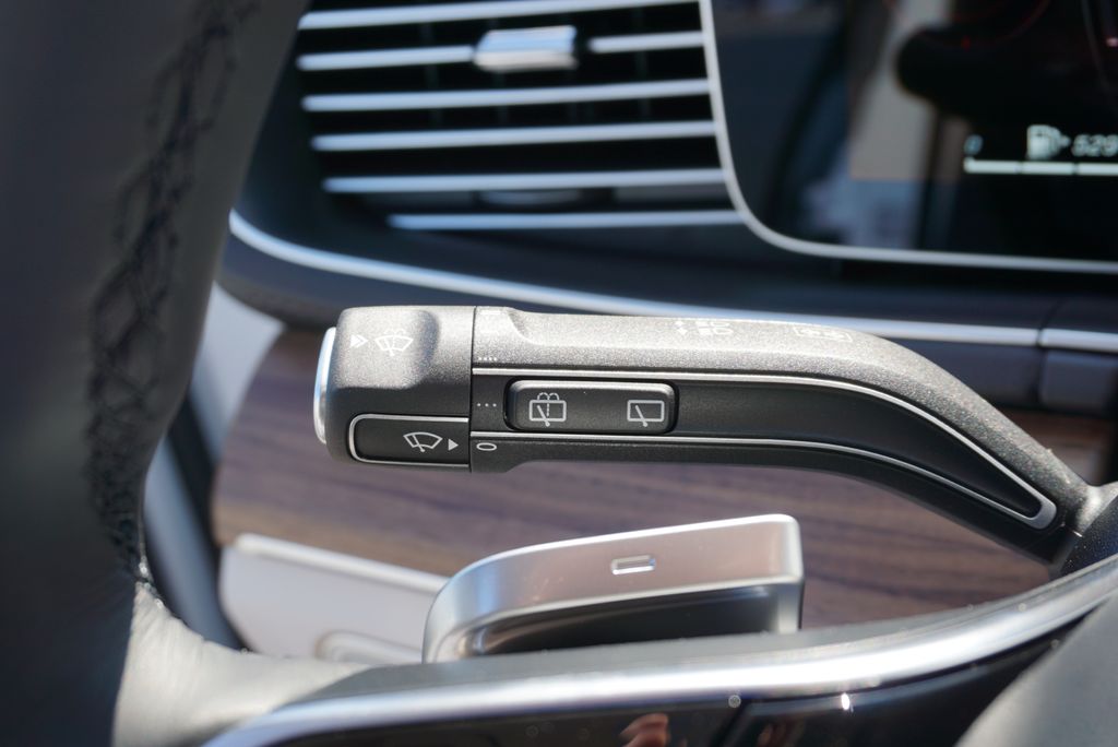 Thumbnail: 2026 Mercedes-Benz GLE - 31