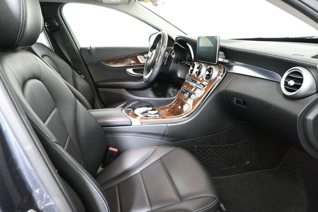 2015 Mercedes-Benz C-Class C 300 26