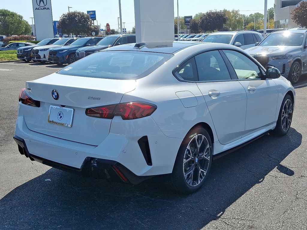 Thumbnail: 2026 BMW 2 Series - 4