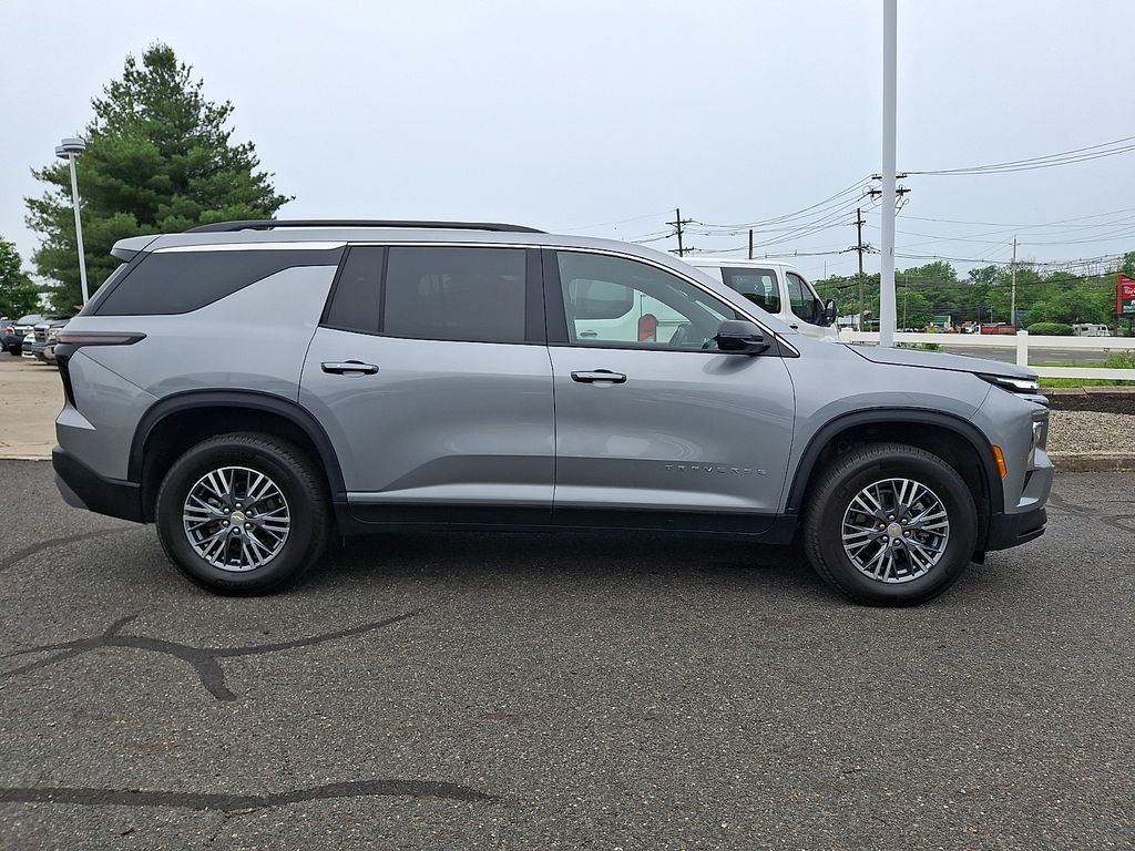 used 2025 Chevrolet Traverse car, priced at $39,629