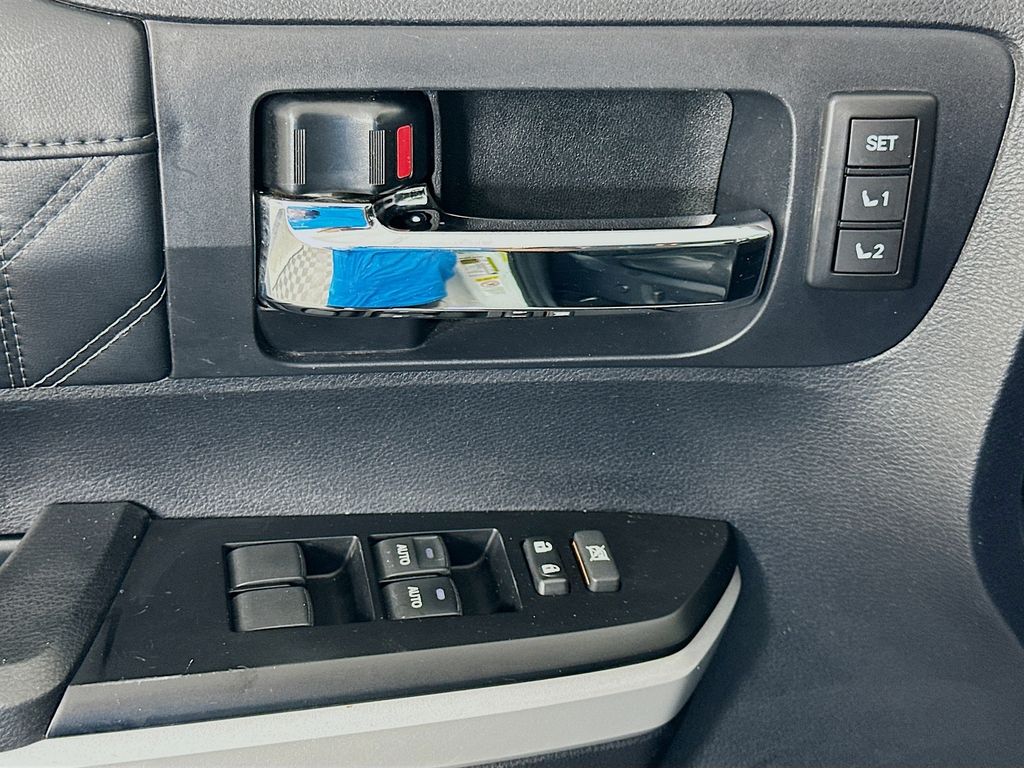 Thumbnail: 2018 Toyota Tundra - 17