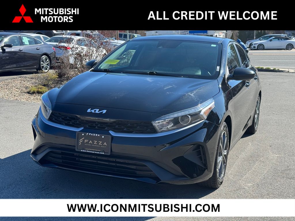 Aurora Black Pearl 2022 Kia Forte Sedan Front-Wheel Drive Continuously Variable Transmission