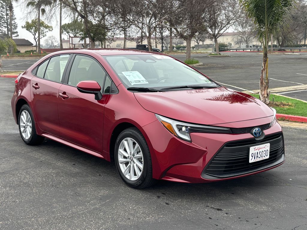 Thumbnail: 2025 Toyota Corolla - 3