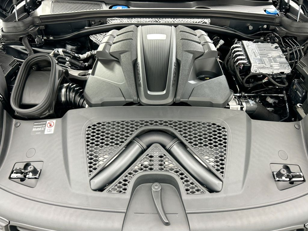 Thumbnail: 2026 Porsche Macan - 30