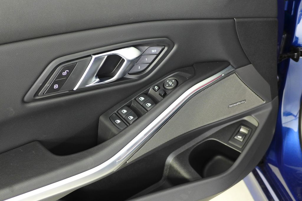 2024 BMW 3 Series 330i xDrive 12