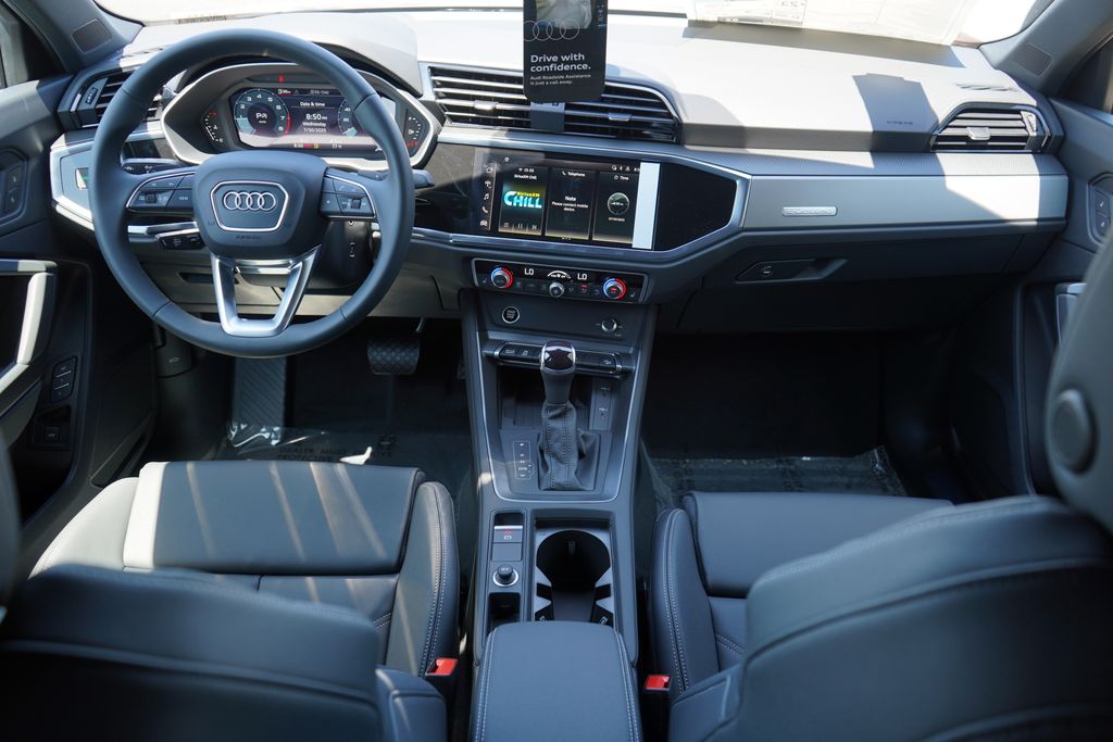 Thumbnail: 2025 Audi Q3 - 8