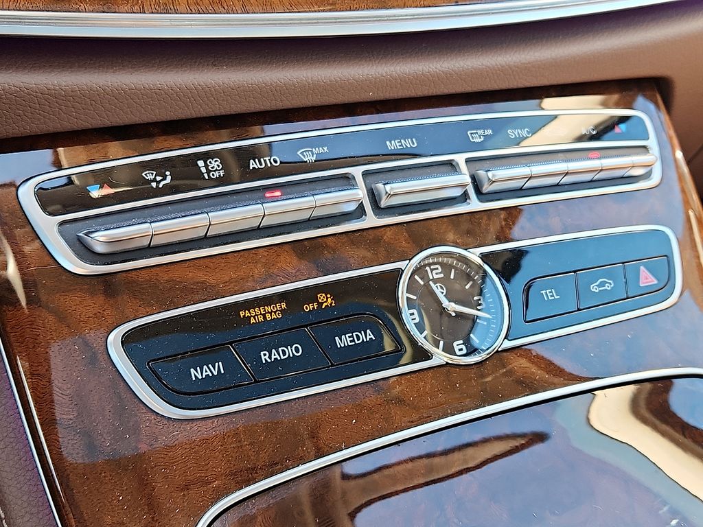 Thumbnail: 2019 Mercedes-Benz E-Class - 15