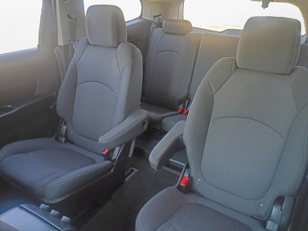 Used Car 2013 Chevrolet Traverse  Lt For Sale Under $10,000 In Austin, Texas