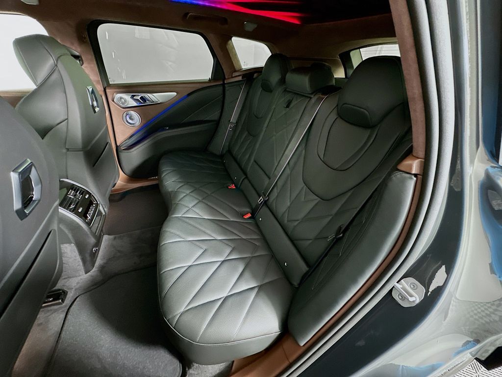 Thumbnail: 2026 BMW XM - 17