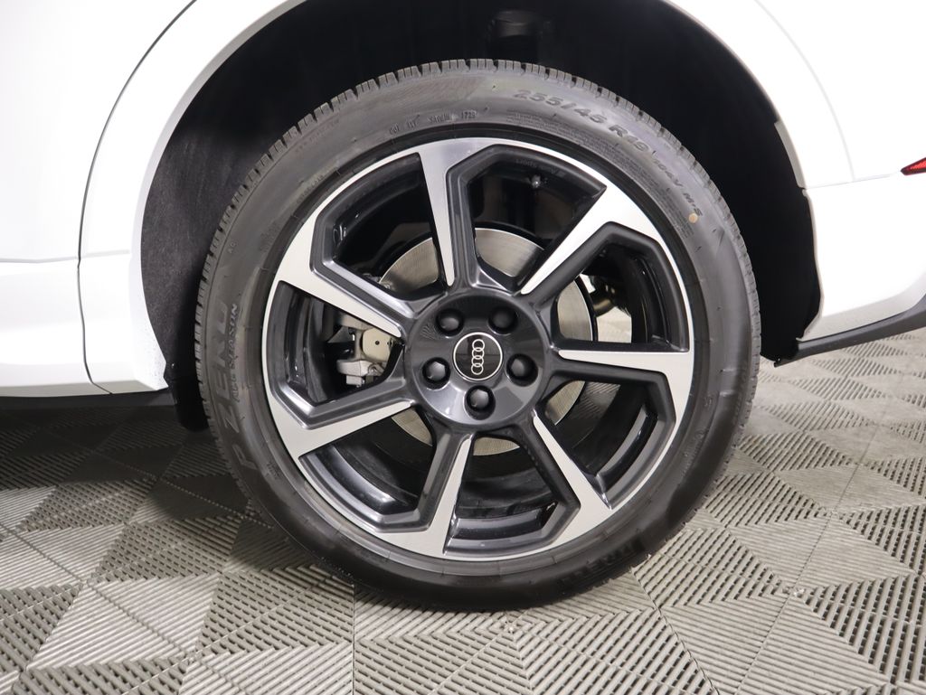 Thumbnail: 2025 Audi Q3 - 32