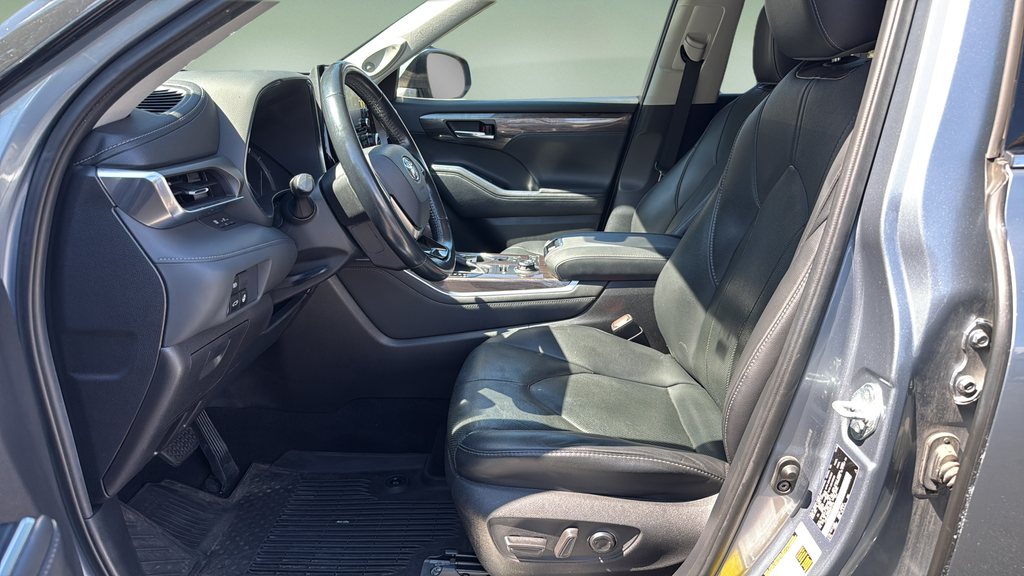 2021 Toyota Highlander Limited  at Bob Ruth Ford
