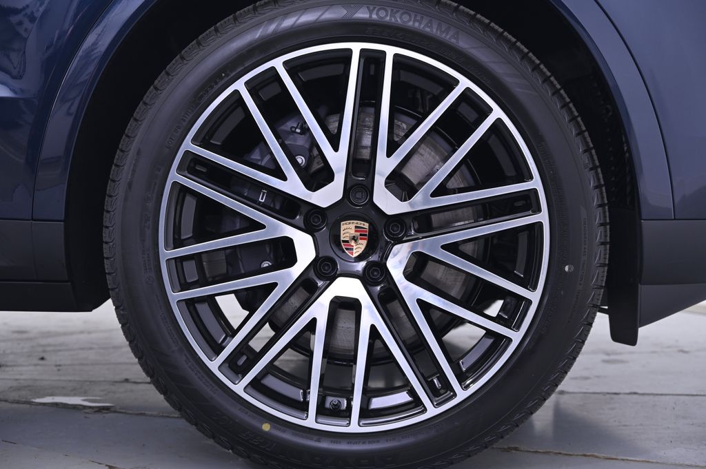 Thumbnail: 2026 Porsche Cayenne - 18