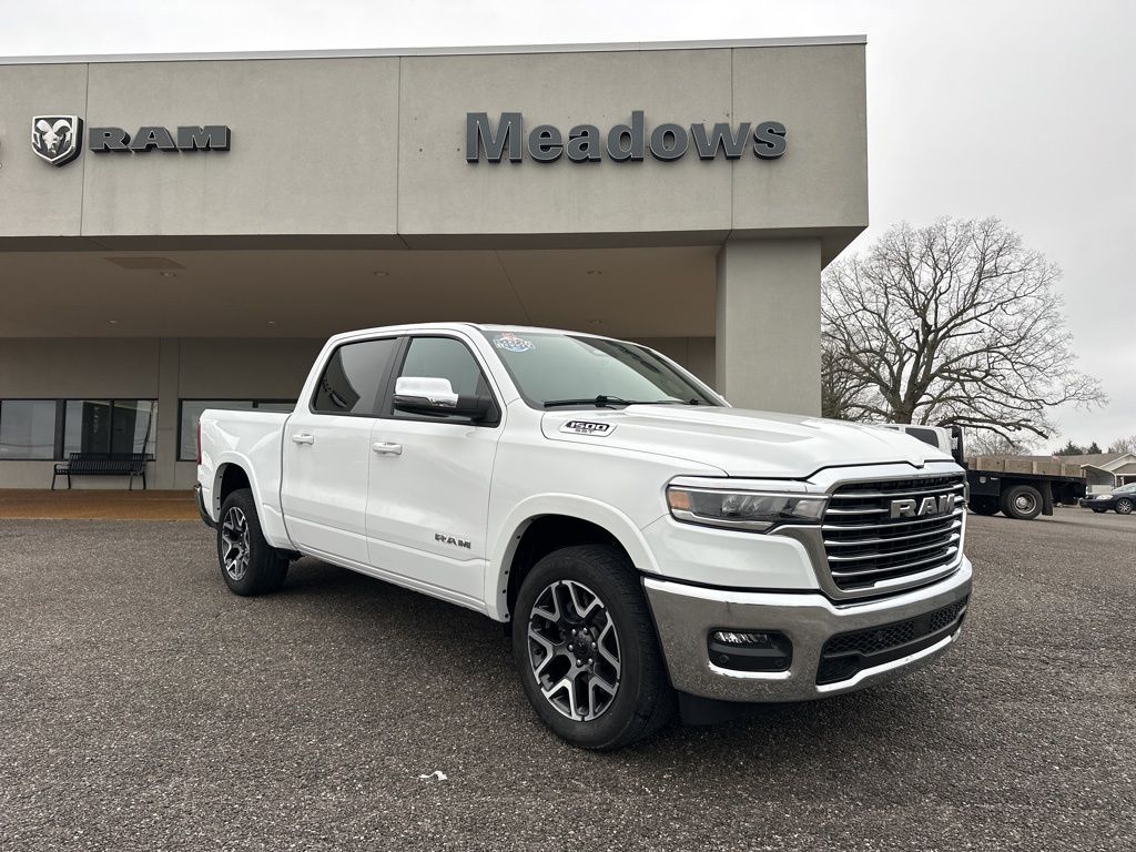 2025 RAM 1500 Laramie Crew Cab 4WD