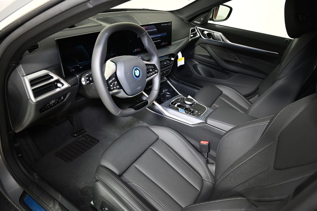 2025 BMW i4 xDrive40 15