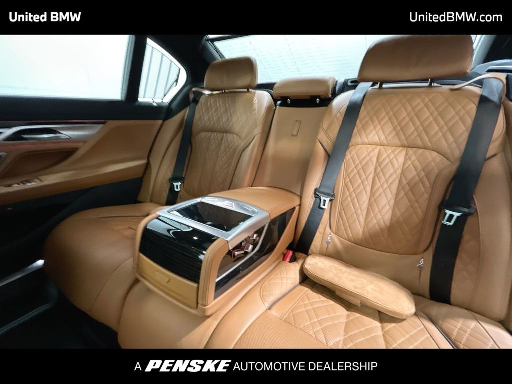 Thumbnail: 2022 BMW 7 Series - 21