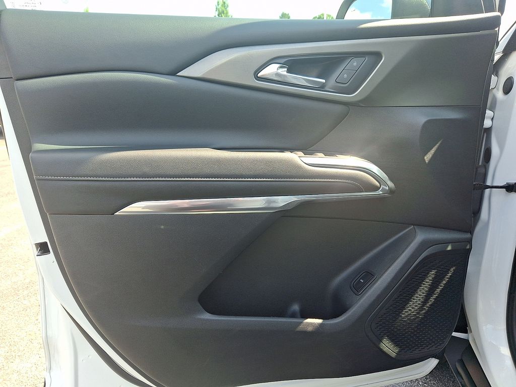 2024 Chevrolet Traverse LT White at Carlisle Cadillac Buick GMC