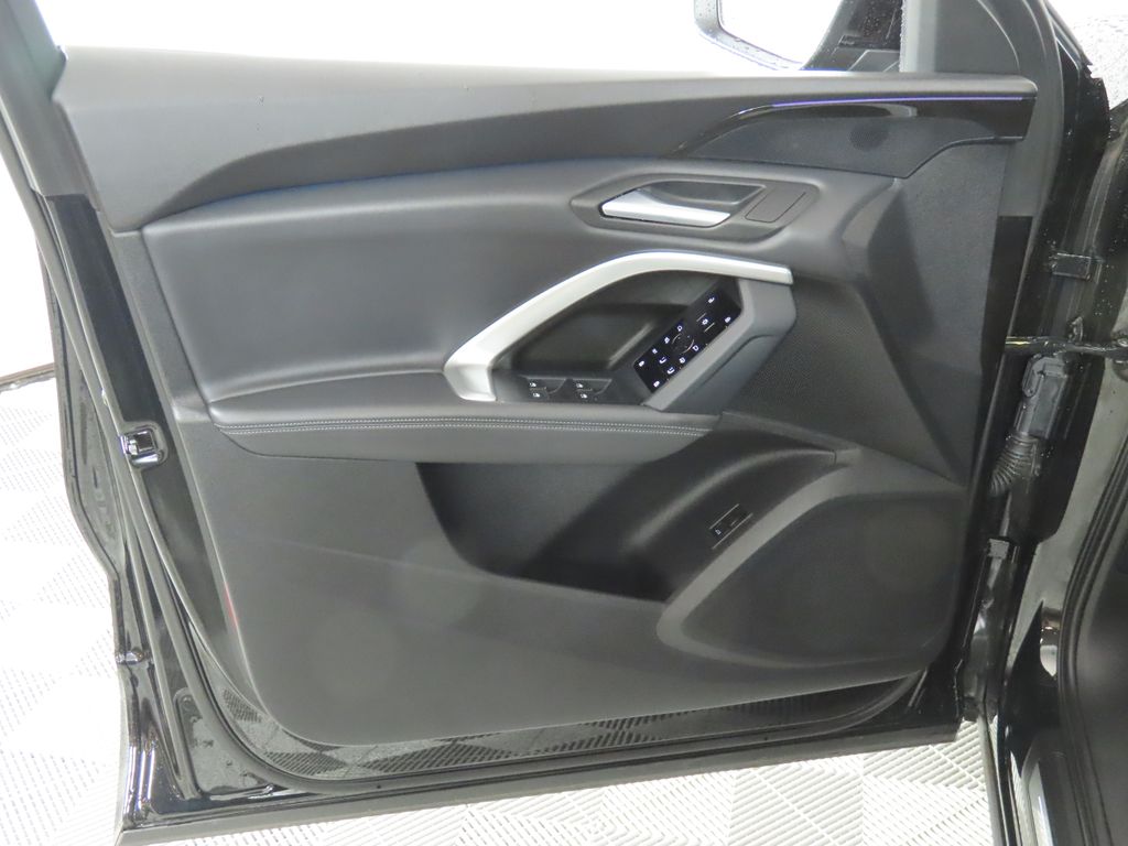 Thumbnail: 2025 Audi Q5 - 27
