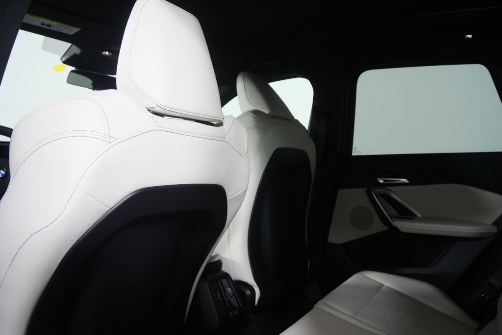 Thumbnail: 2026 BMW X1 - 16