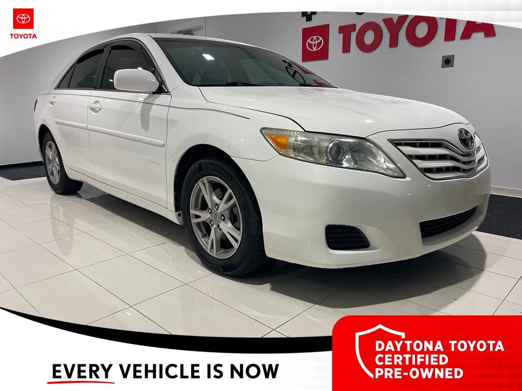2010 Toyota Camry LE - Photo 5