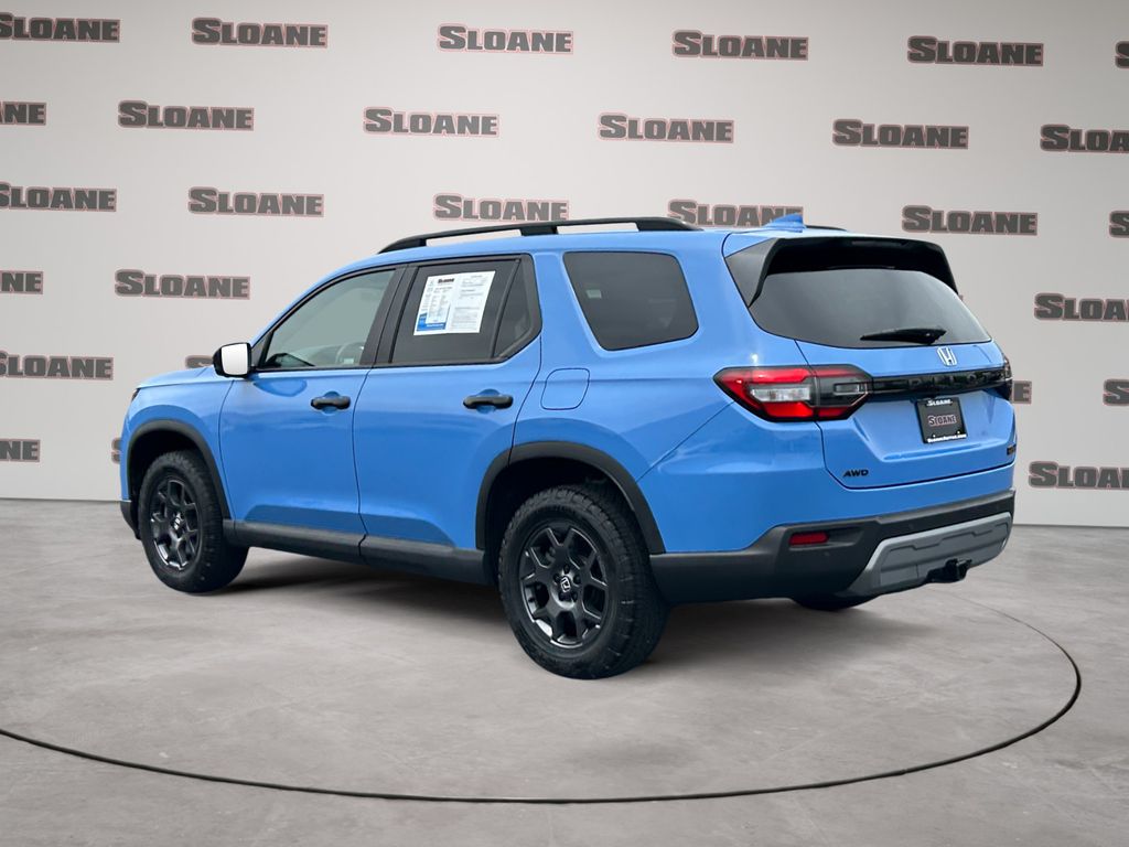 View vehicle photo 3