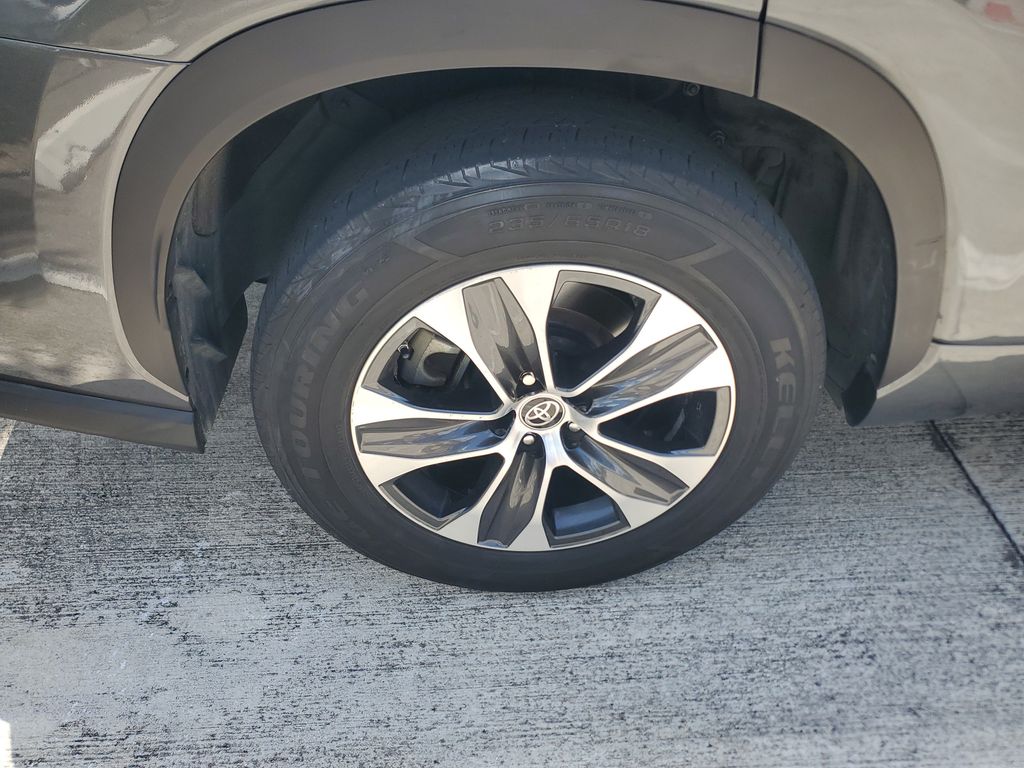 2021 Toyota Highlander - $25,888