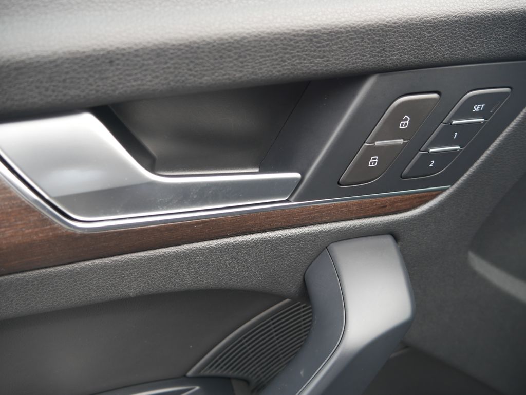 Thumbnail: 2023 Audi Q5 - 17