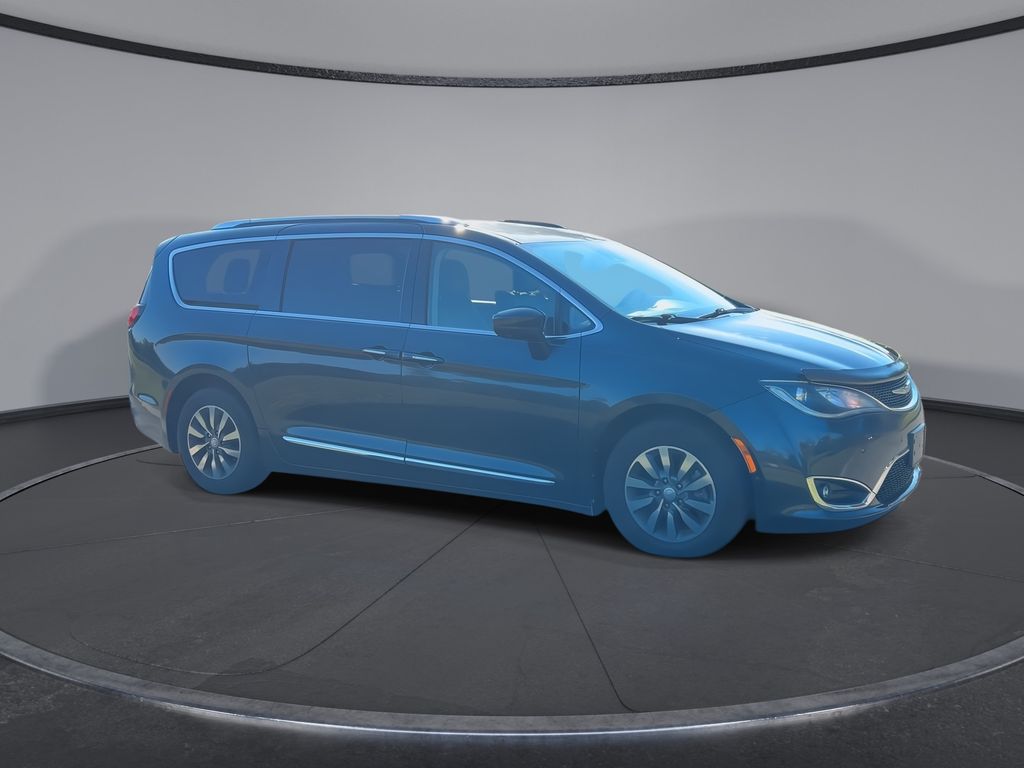 Thumbnail: 2019 Chrysler Pacifica - 2