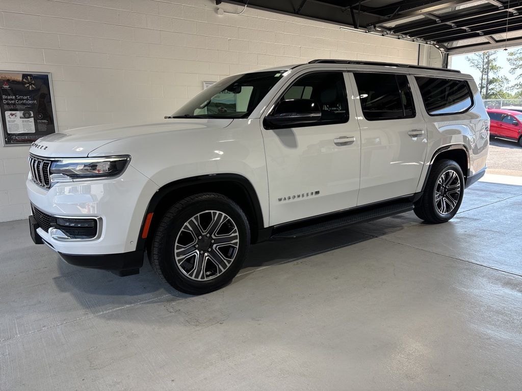 2024 Jeep Wagoneer L's photo