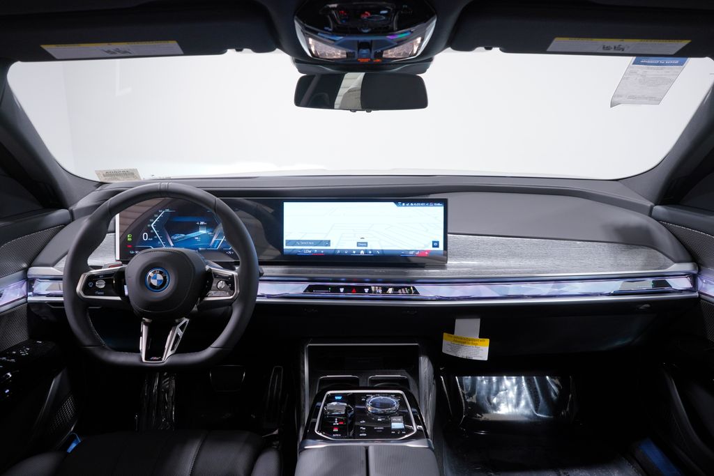 Thumbnail: 2025 BMW i7 - 10