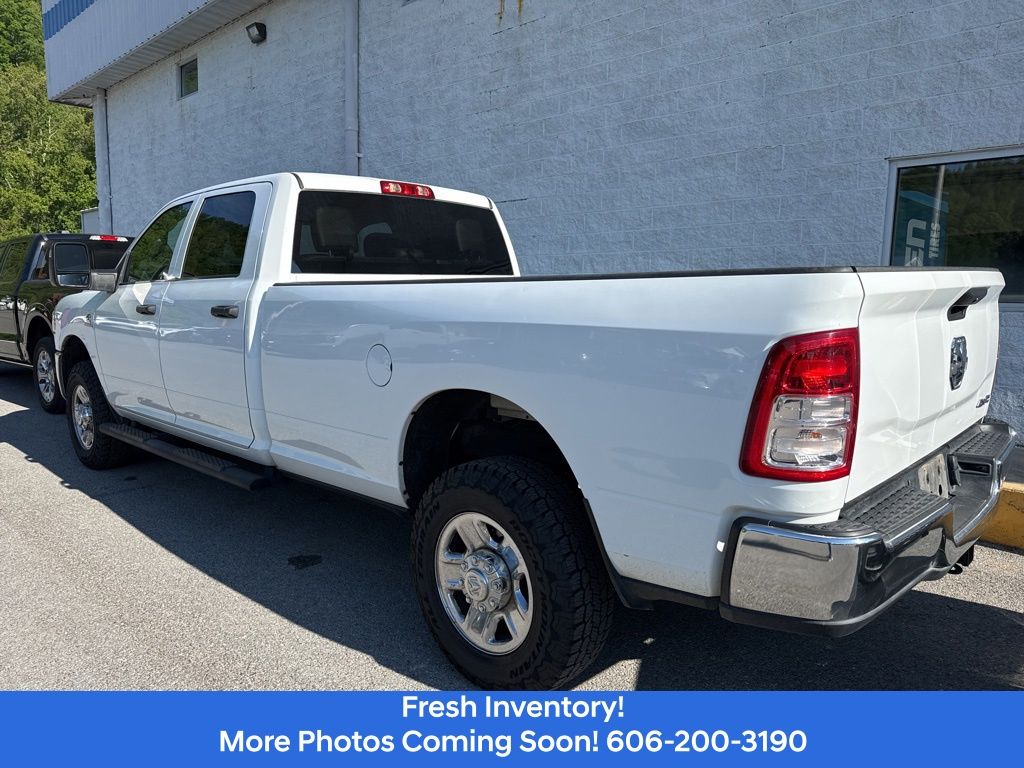 View vehicle photo 7