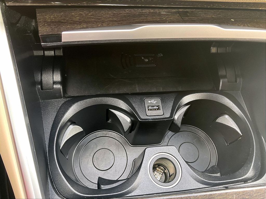 2019 BMW 3 Series — photo 26