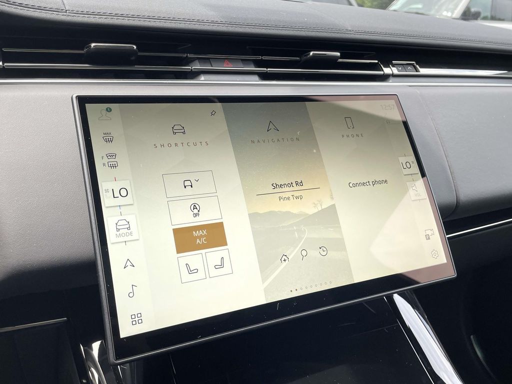 New 2026 White Land Rover Dynamic SE image 24
