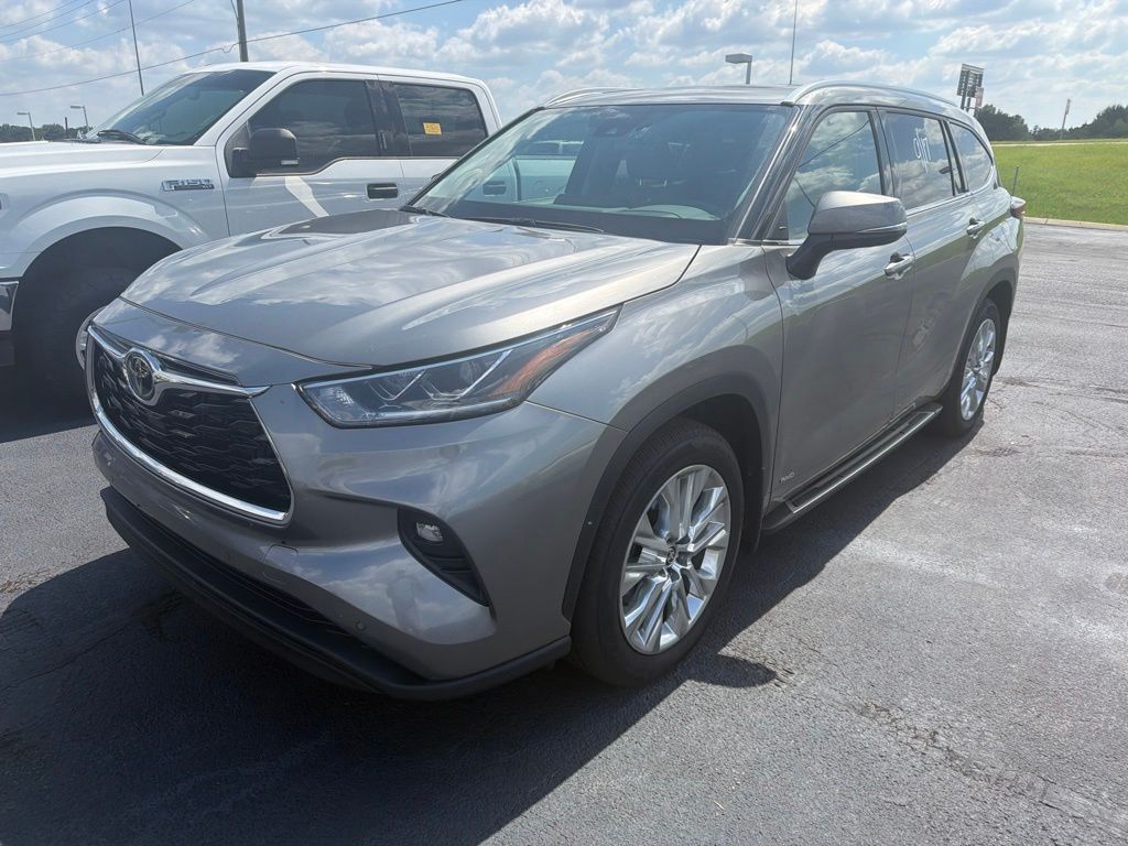 2026 Toyota Highlander Hybrid Limited AWD
