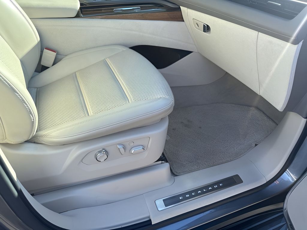 Used Car 2022 Cadillac Escalade  Sport Platinum For Sale Under $80,000 In Austin, Texas