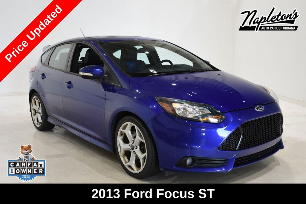 Performance Blue Metallic 2013 Ford Focus Hatchback Front-Wheel Drive 6-Speed Manual