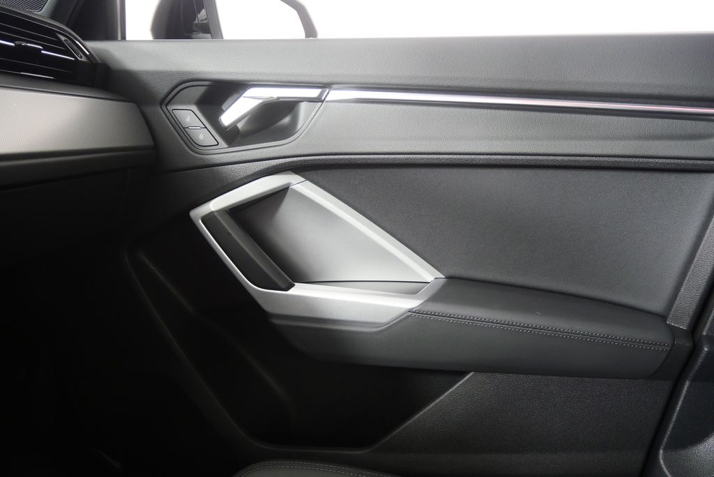 Thumbnail: 2022 Audi Q3 - 27