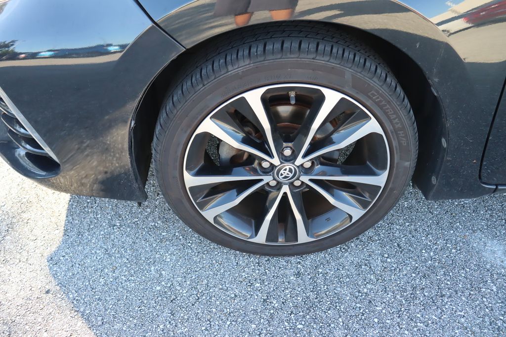 Thumbnail: 2017 Toyota Corolla - 4
