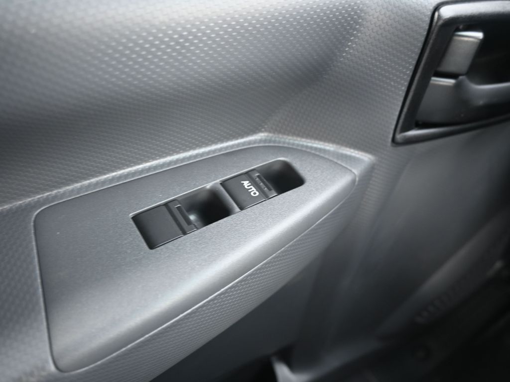 2024 Isuzu NPR HD 