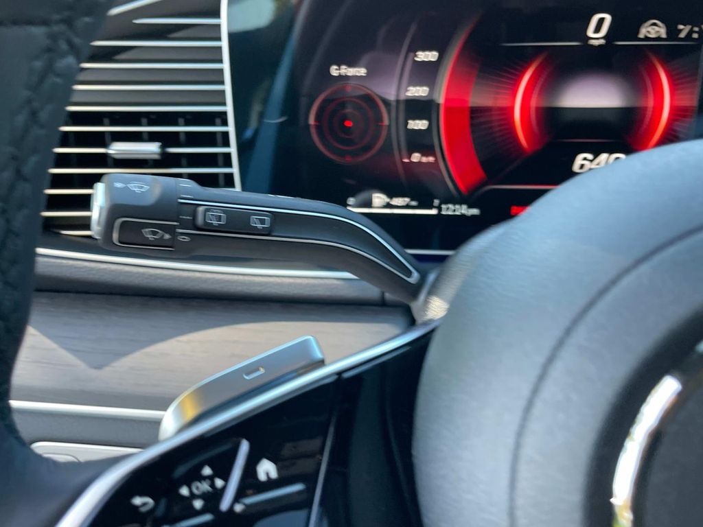 Thumbnail: 2025 Mercedes-Benz GLE - 18