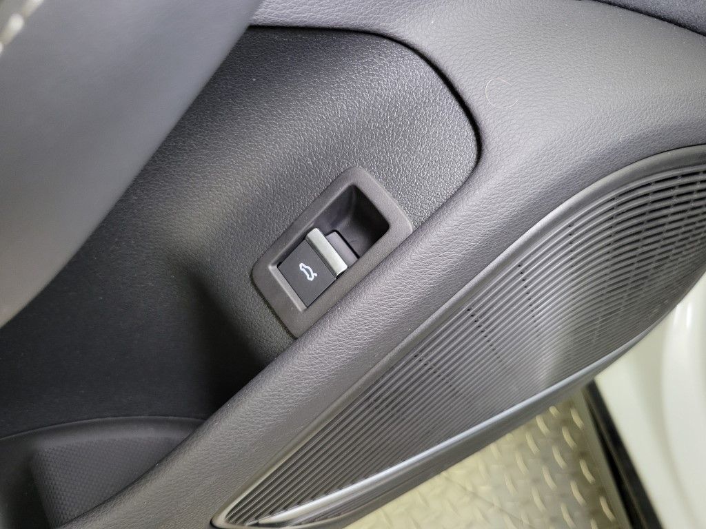 Thumbnail: 2023 Audi S4 - 32