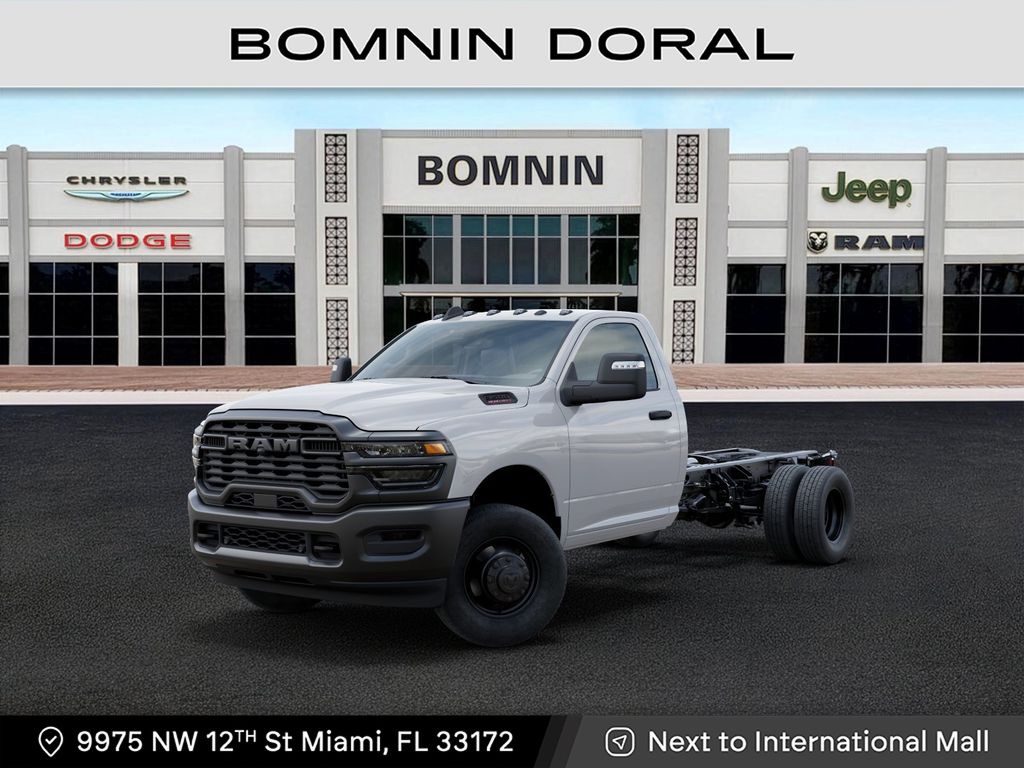 Bright White Clearcoat 2026 RAM 3500 Chassis Pickup Truck Four-Wheel Drive 8-Speed Automatic