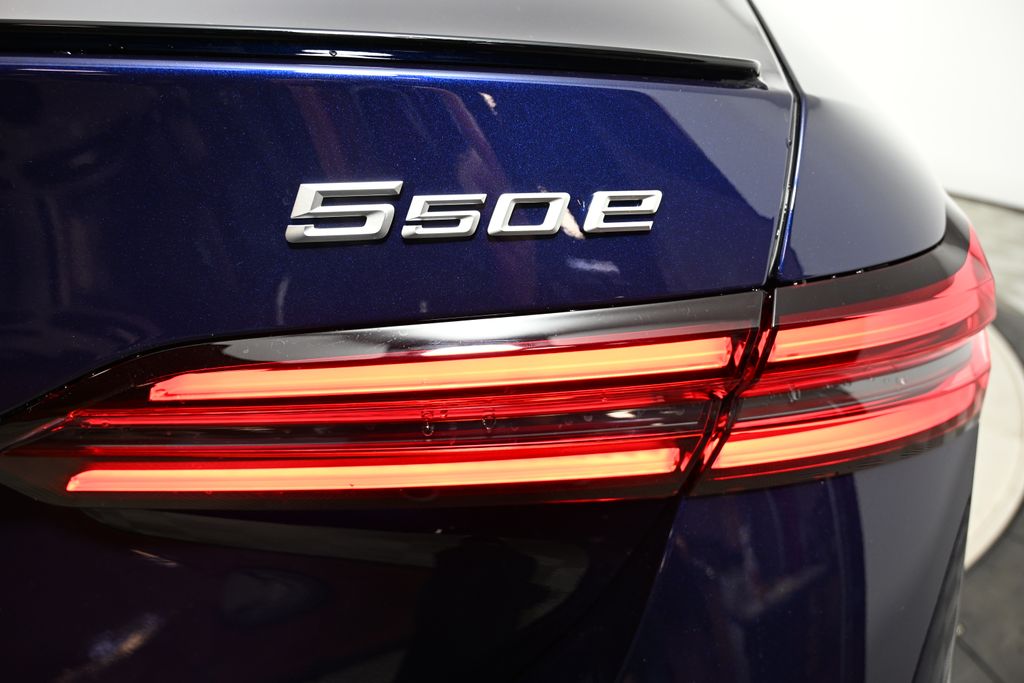 Thumbnail: 2026 BMW 5 Series - 11