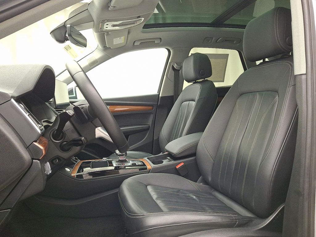 Thumbnail: 2023 Audi Q5 - 13