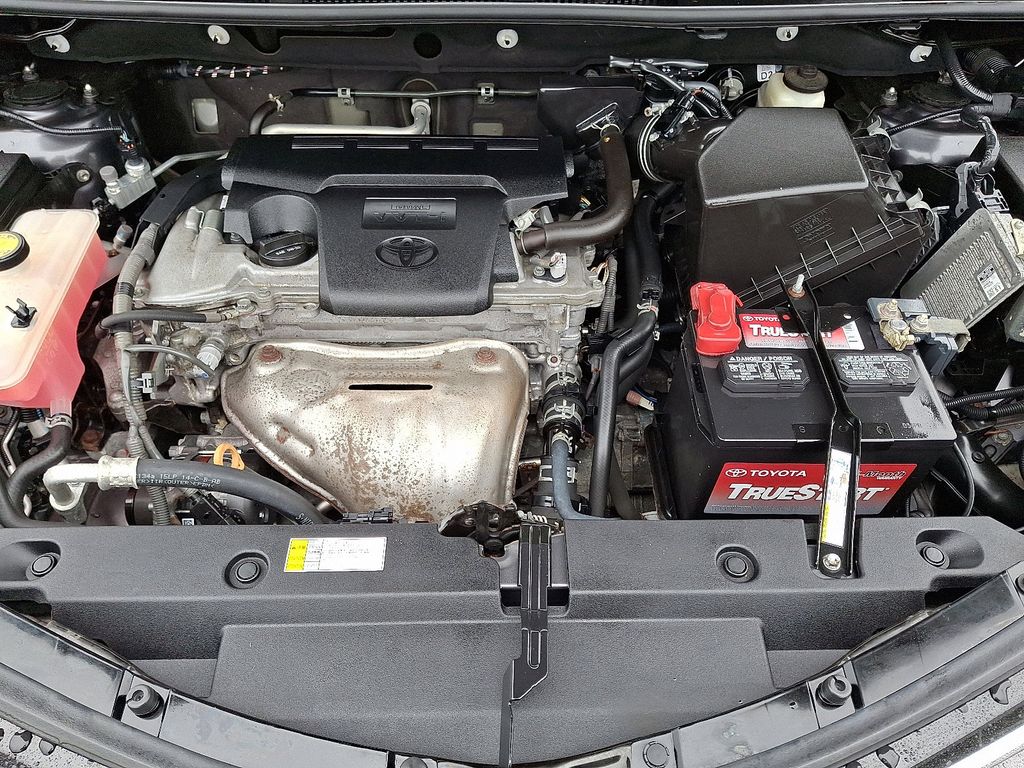 Thumbnail: 2018 Toyota RAV4 - 28