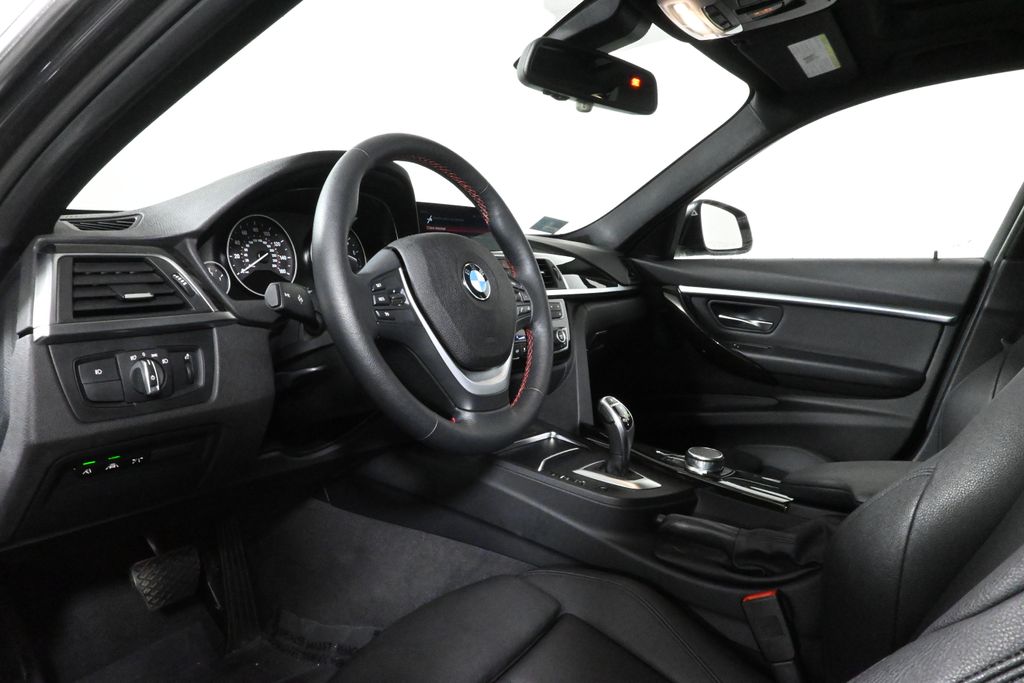 2019 BMW 3 Series 330i xDrive 14