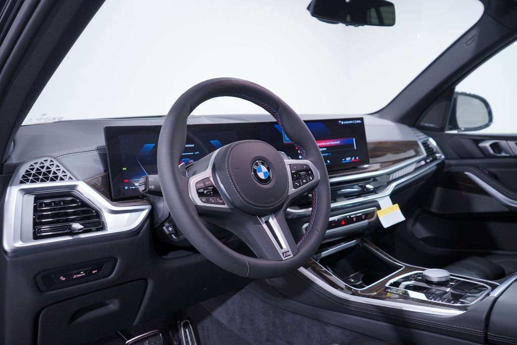 2025 BMW X5 M60i 6