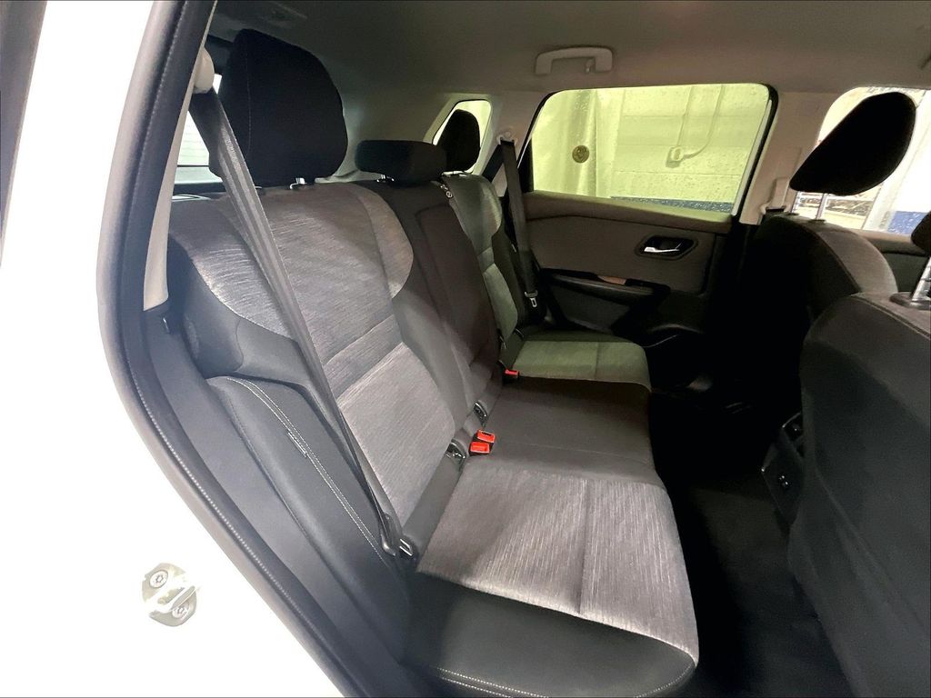 2023 Nissan Rogue — photo 16